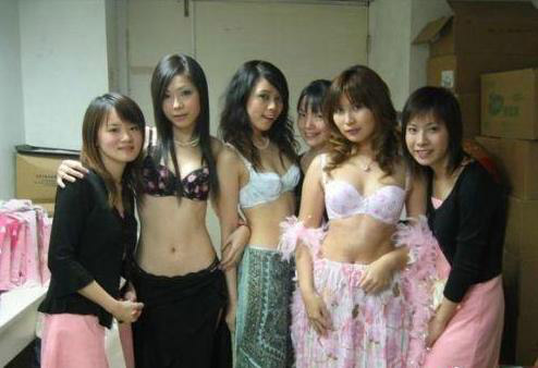揭女生宿舍真面目