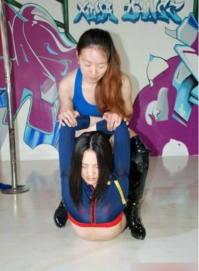 体操弱爆了 钢管舞才是真痛苦