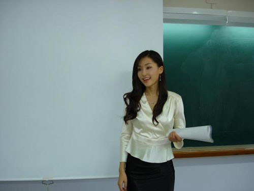 记忆中不能忘怀的女教师身影