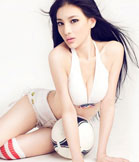 美女化身足球天使
