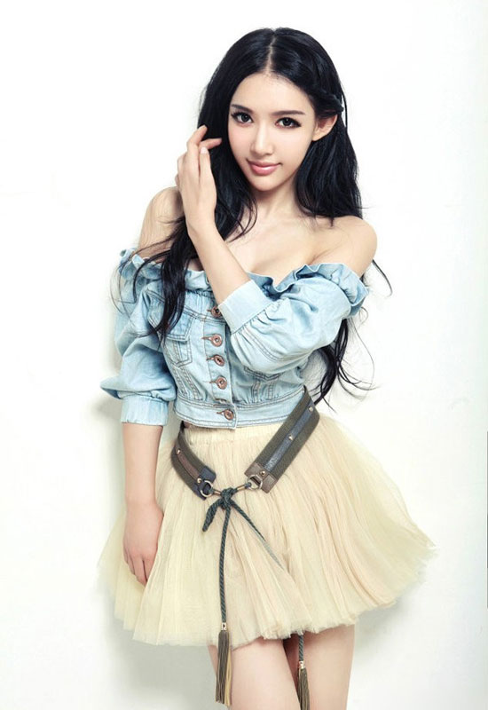 中国第一乳神张婉悠萝莉装也诱惑