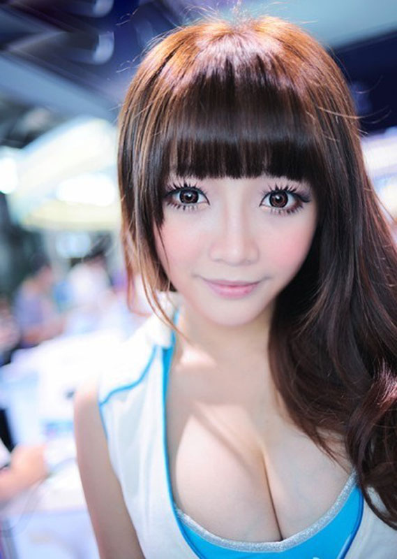 小小任童鞋童颜巨乳