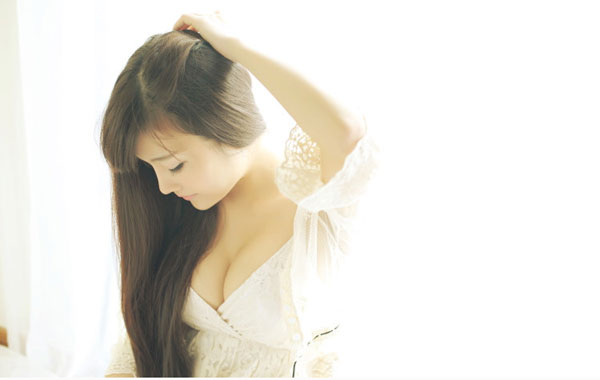 抓拍最美酥胸美女瞬间镜头