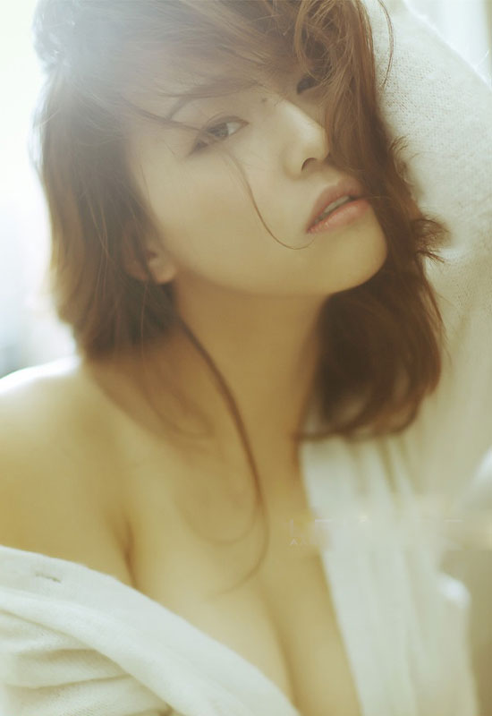 真空妩媚毛衣美女